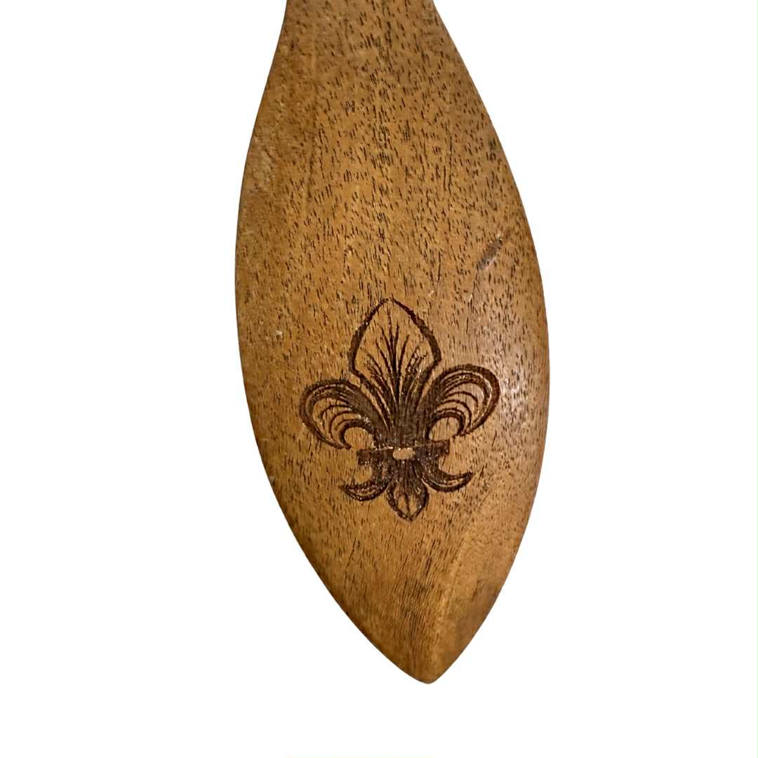 Fleur de Lis Spreader
