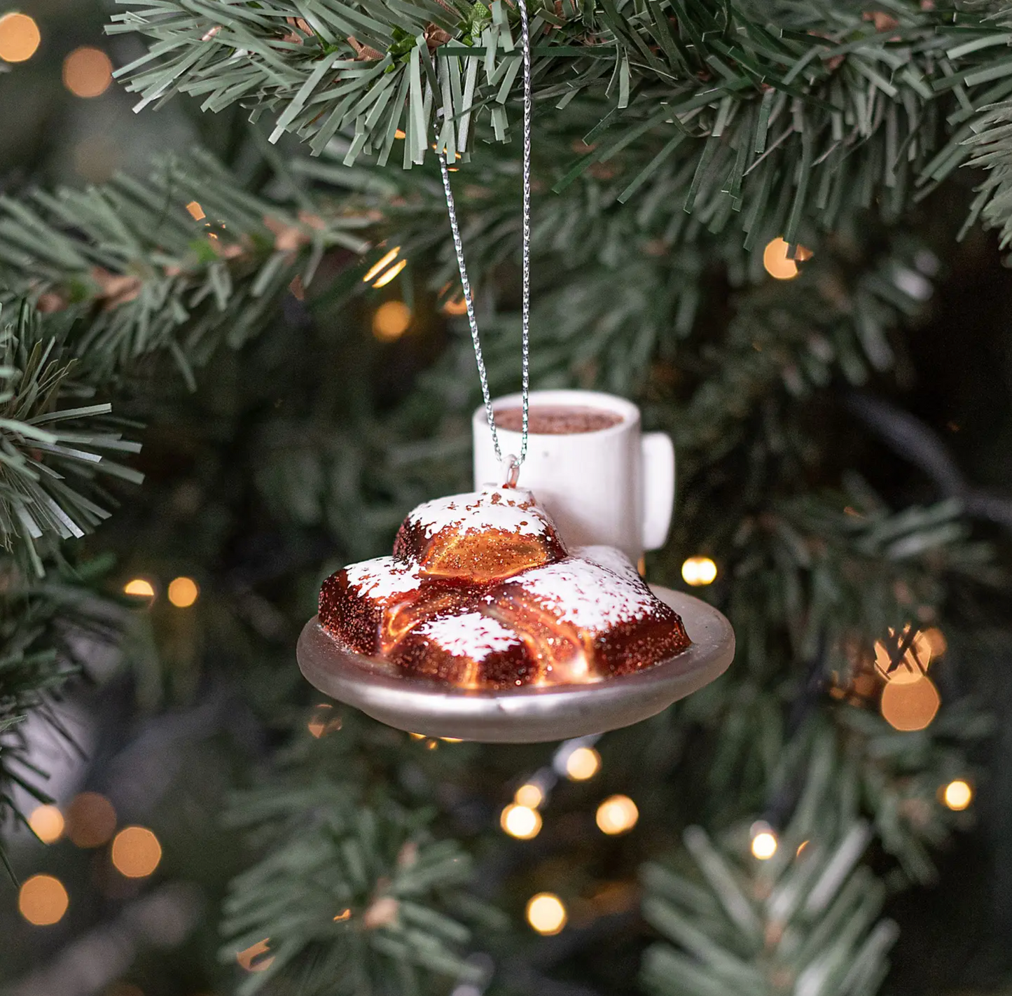 Glass Beignet Ornamnet