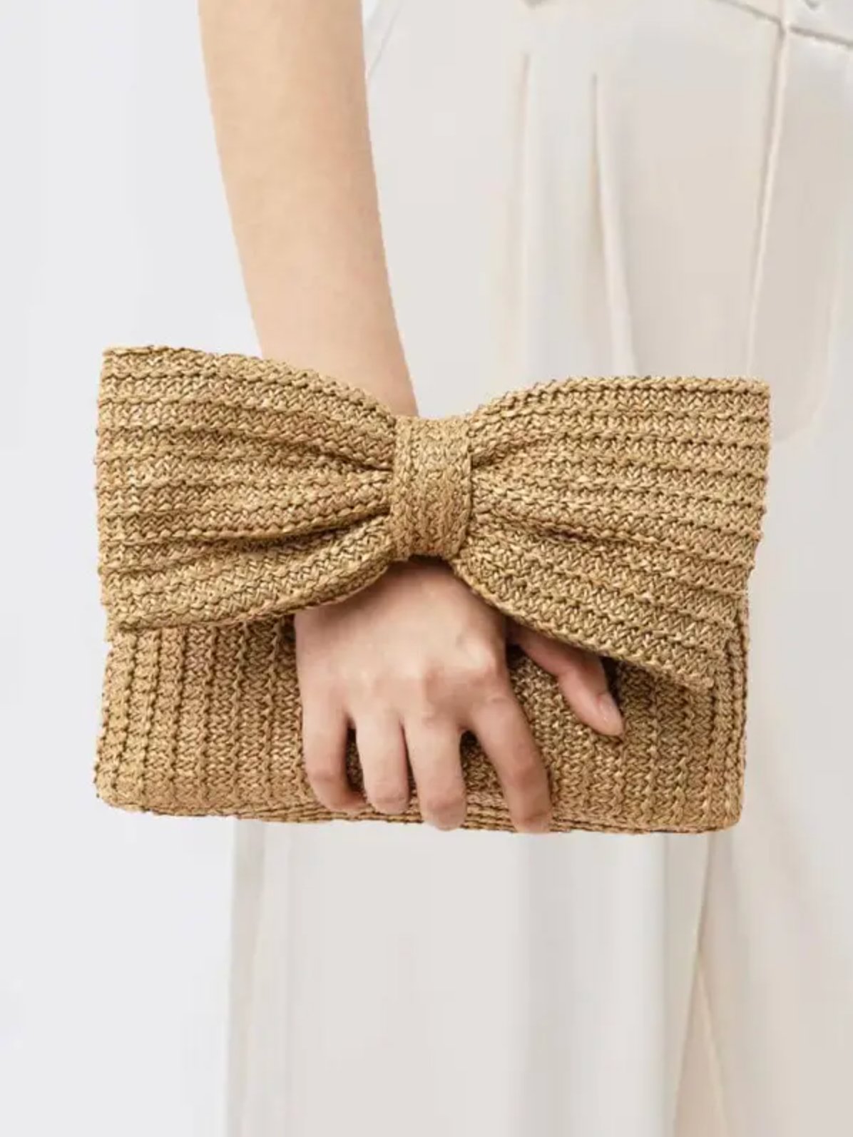 Straw Bow Clutch